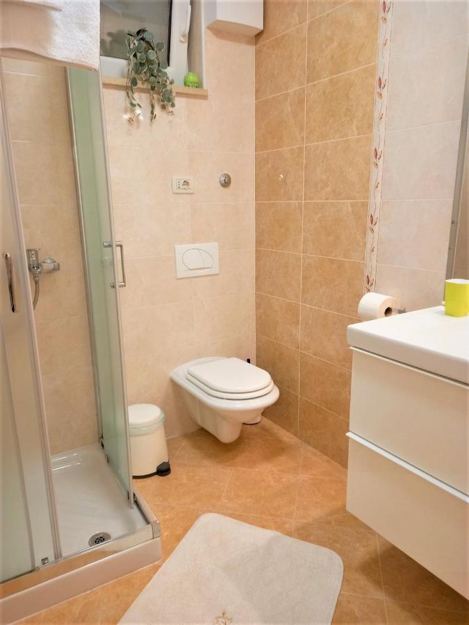 Melody Apartment Poreč Exteriör bild