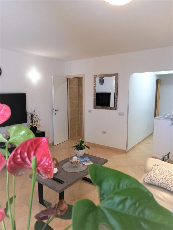 Melody Apartment Poreč Exteriör bild