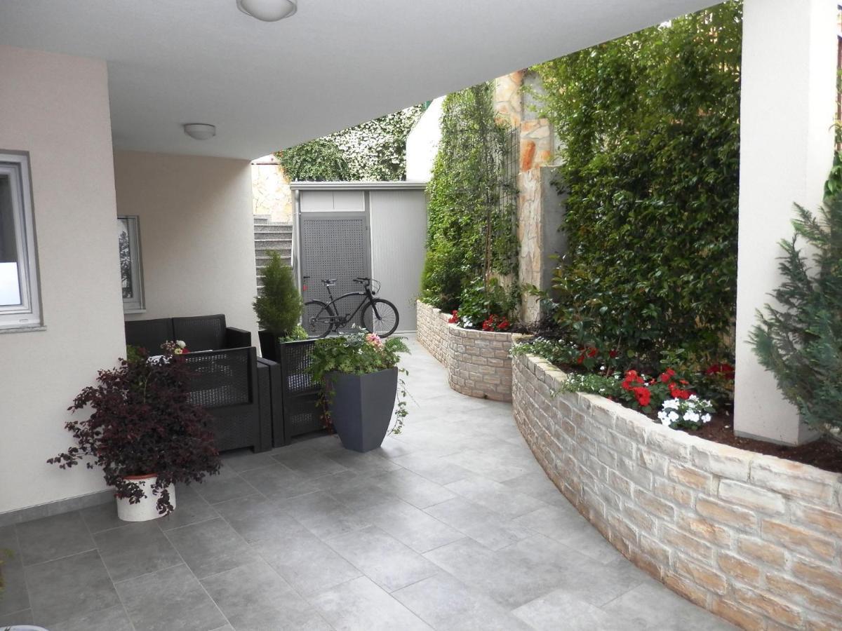 Melody Apartment Poreč Exteriör bild